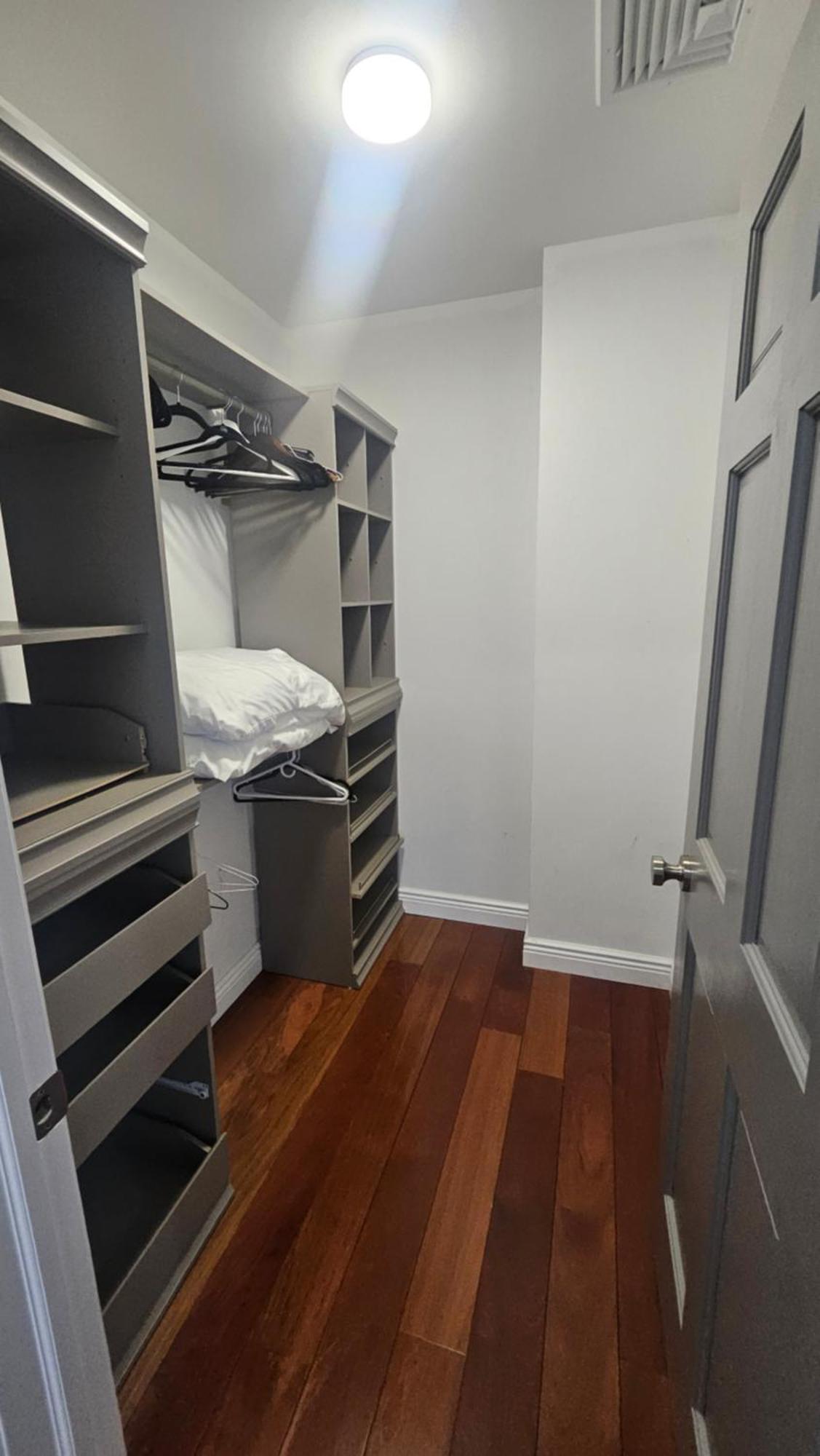 Luxury Hotel-Style Room In Queens, New York City Exterior photo