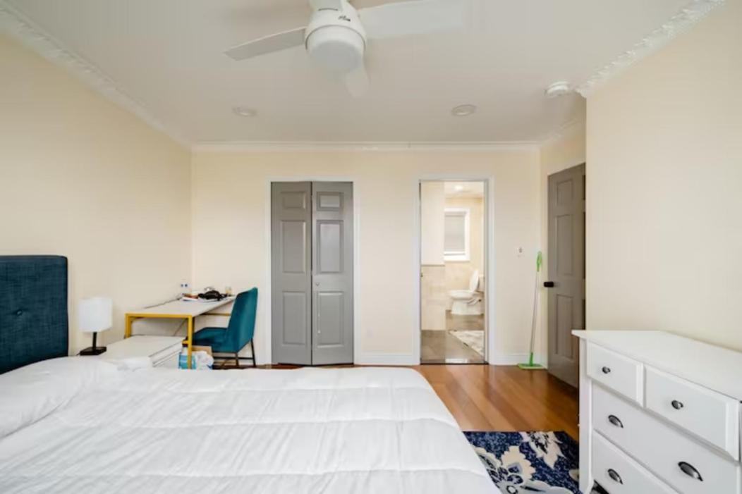 Luxury Hotel-Style Room In Queens, New York City Exterior photo