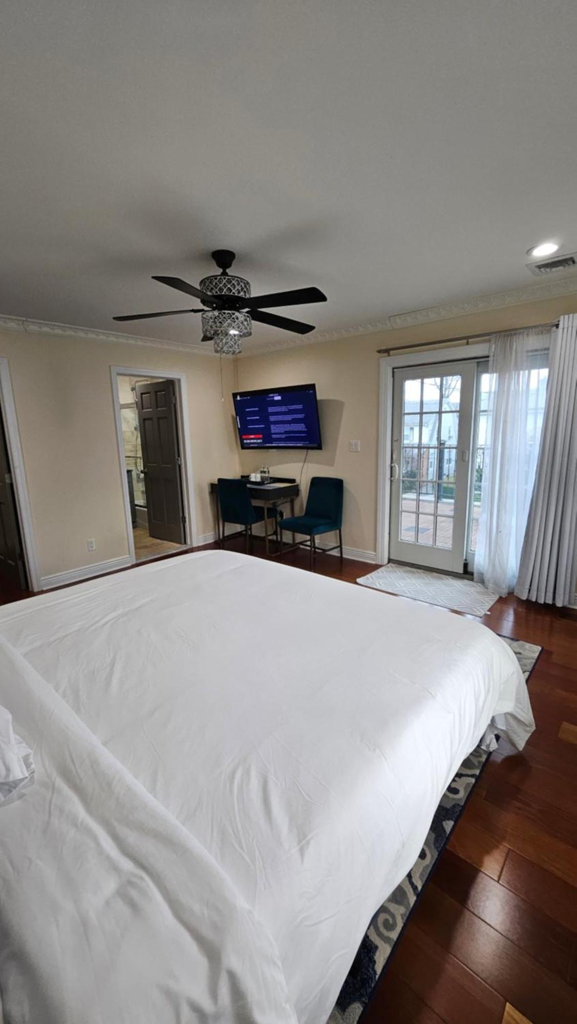 Luxury Hotel-Style Room In Queens, New York City Exterior photo